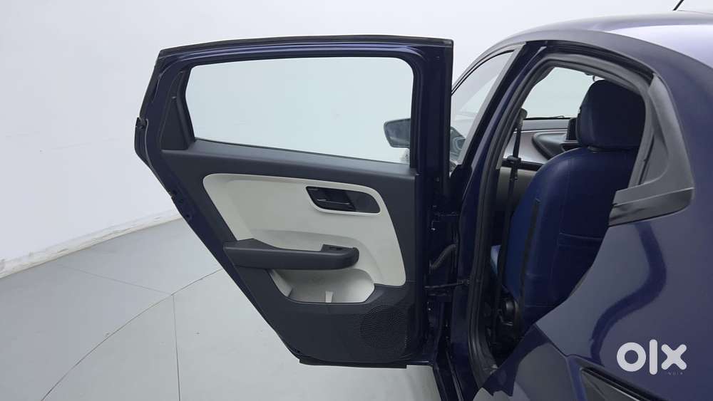 Tata Altroz 1.2 Xt, 2024, Petrol