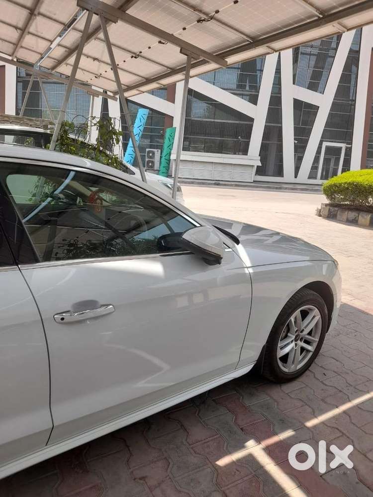 Excellent Condition Almost New Look White