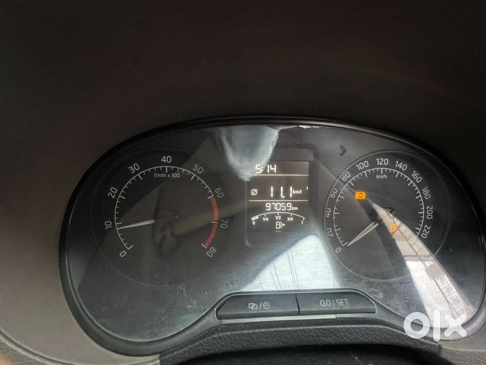Skoda Rapid Petrol 2016