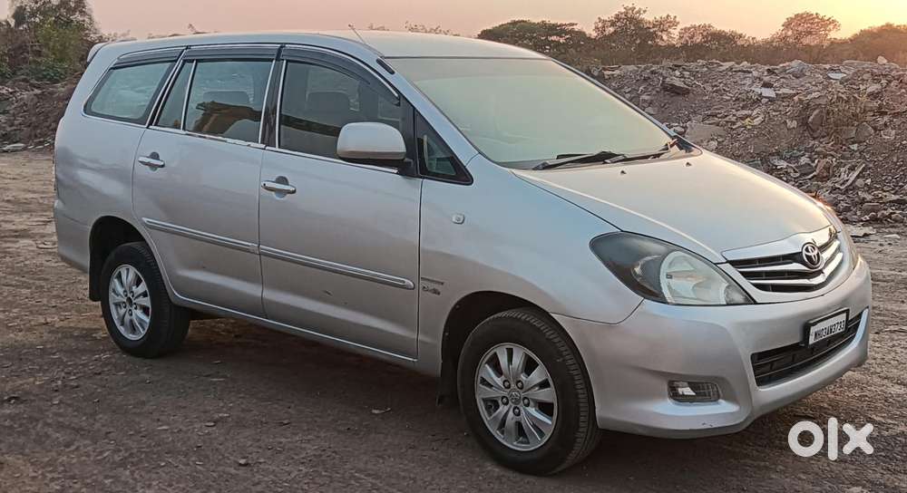 Toyota Innova 2004-2011 2.5 V Diesel 8-seater, 2010, Diesel