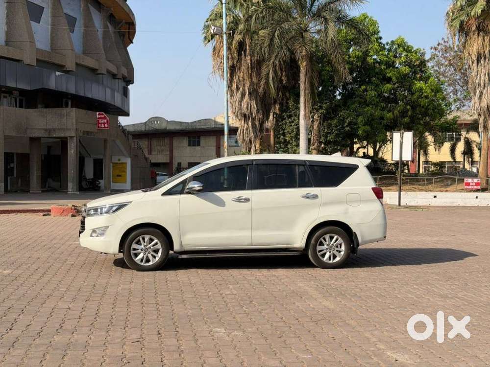 Toyota Innova Crysta 2.8 Z, 2017, Diesel