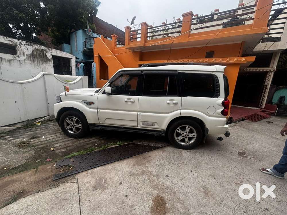 Mahindra Scorpio S10 2015