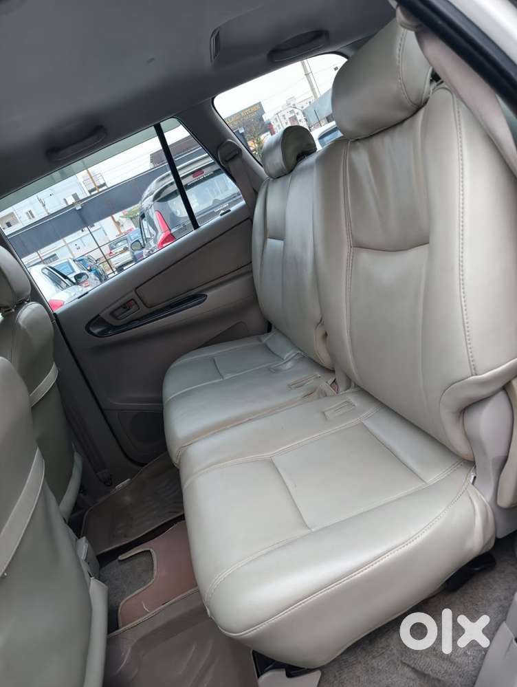 Toyota Innova 2.5 V 7 Str, 2011, Diesel