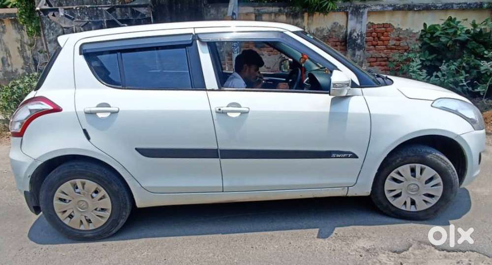 Maruti Suzuki Swift Vxi + Manual, 2012, Petrol