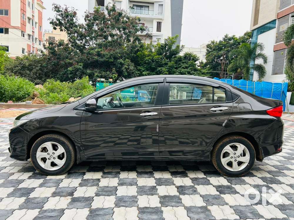 Honda City 1.5 V 5th Gen I-vtec Mt, 2016, Petrol