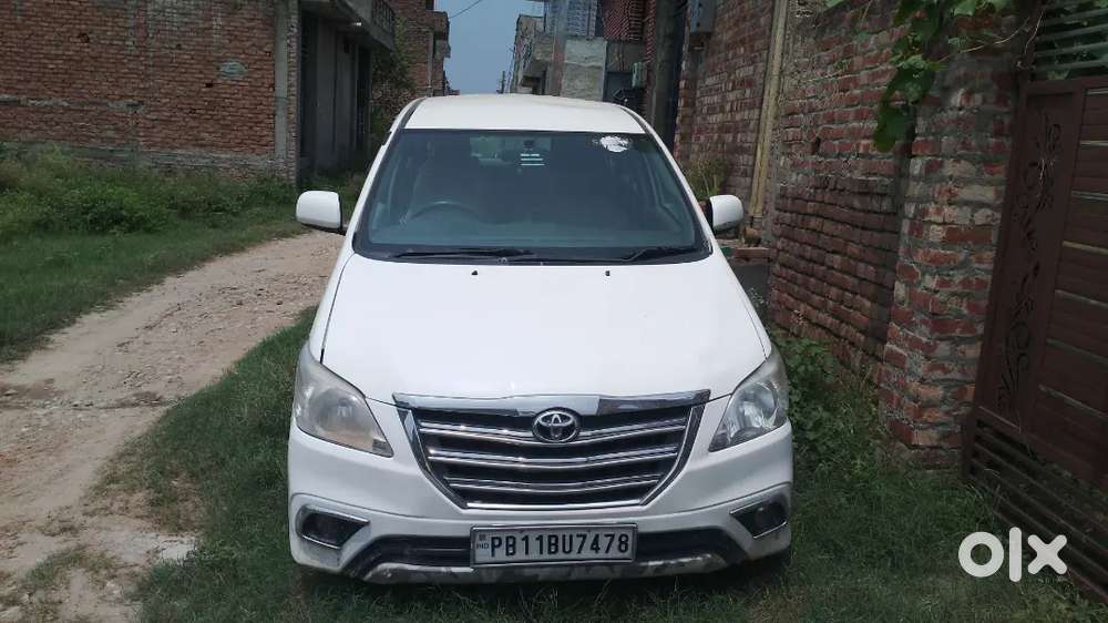 Toyota Innova 2012
