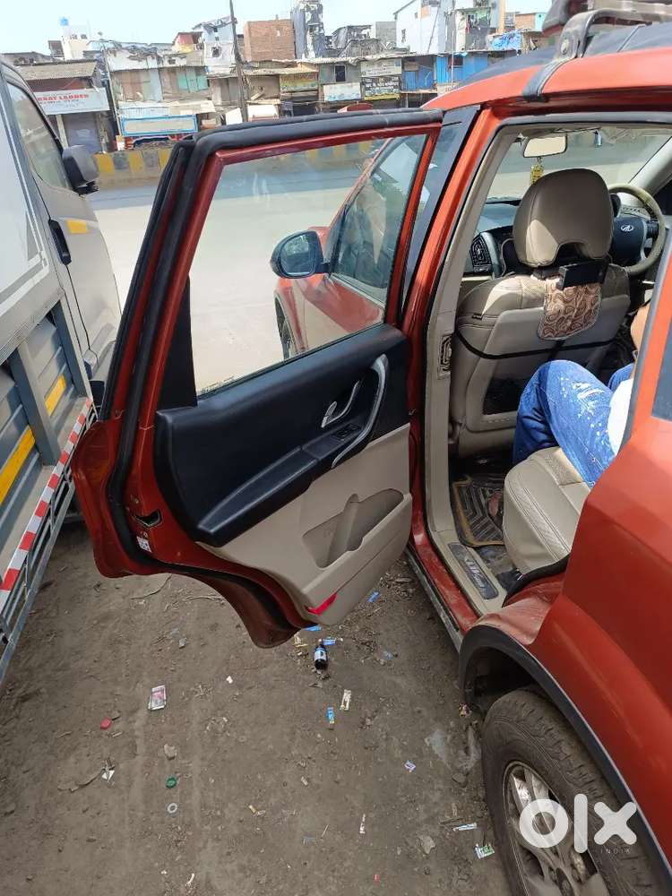 Mahindra Xuv500 2016 Diesel 102000 Km Driven