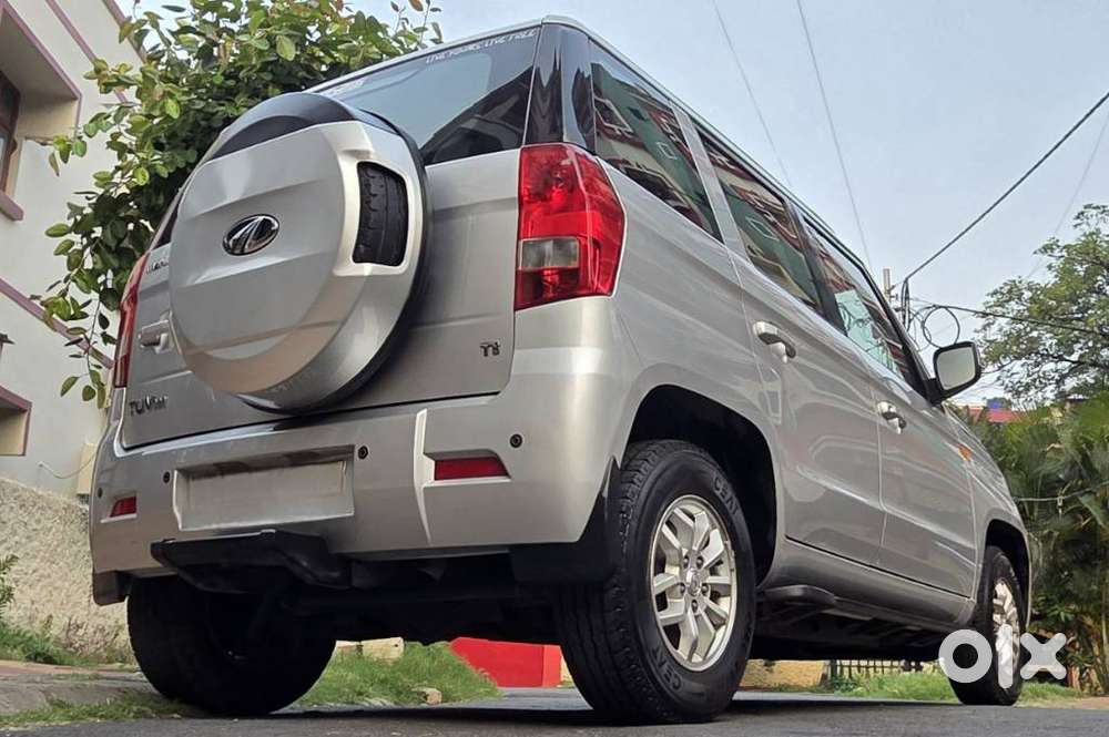 Mahindra Tuv 300 Mhawk100 T8, 2016, Petrol