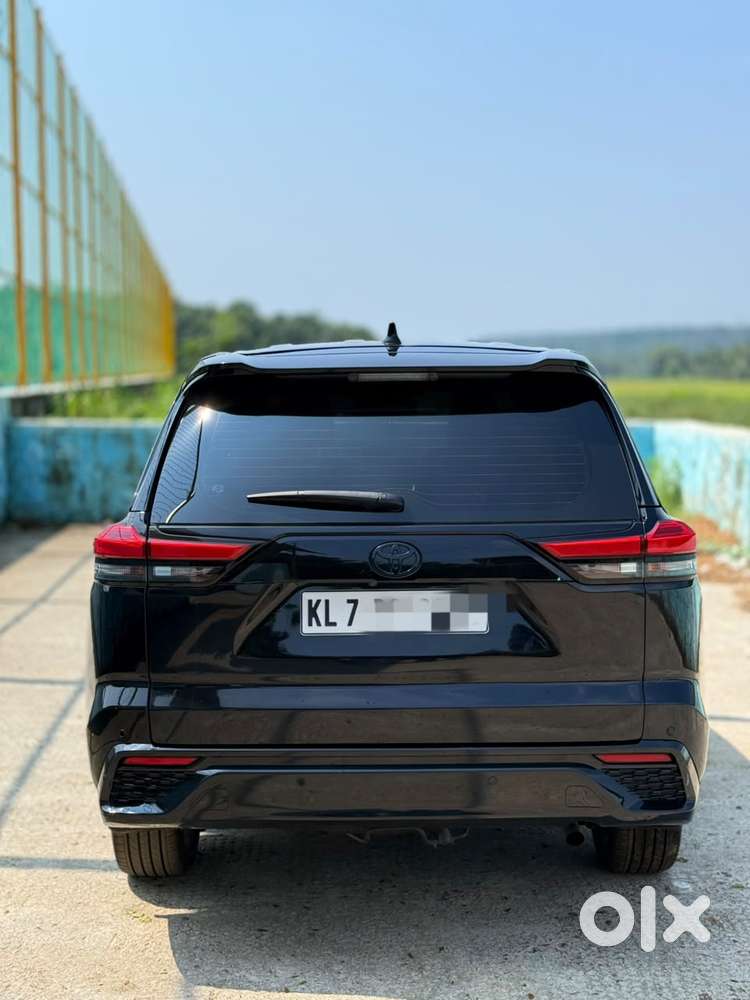 Toyota Innova Hycross 2.0 Zx (o) Hybrid 7 Str, 2023, Petrol
