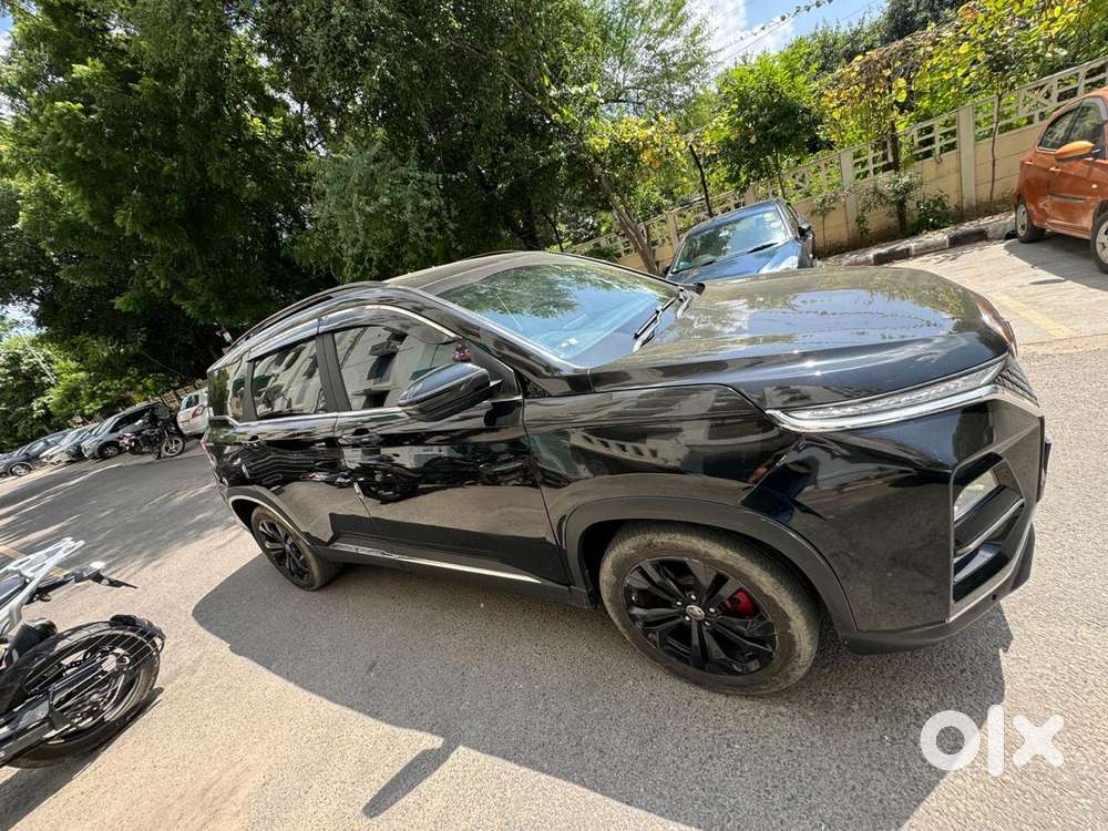 Mg Hector Plus Sharp Pro Blackstorm 1.5 Turbo Petrol Cvt 7 Str, 2024..