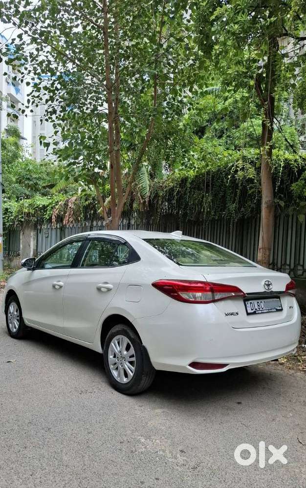 Toyota Yaris V Cvt, 2018, Petrol
