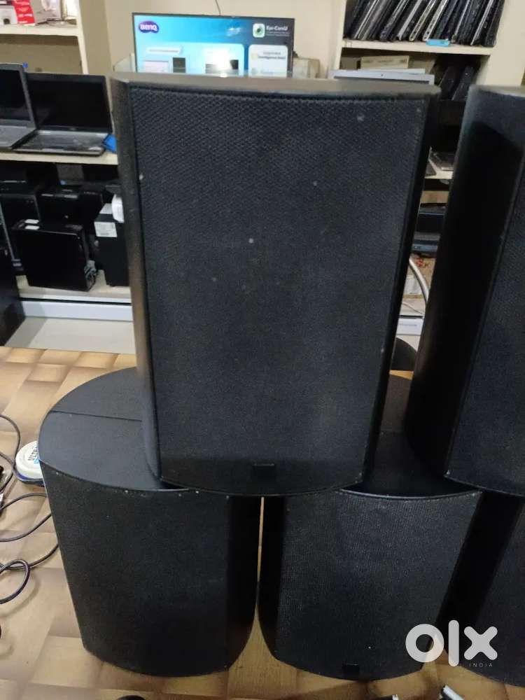 JAMO 5.0 BOOK DHALF SPEAKERS WITH SPLTANDS