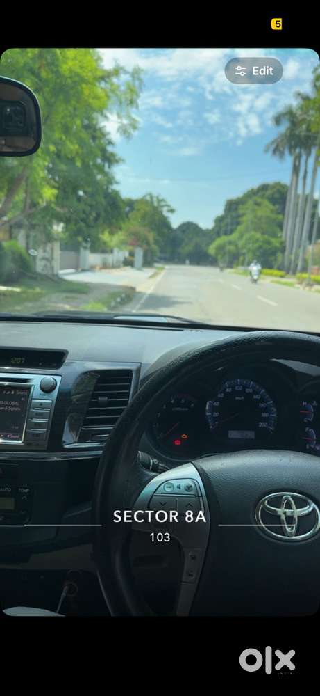 Toyota Fortuner 2015