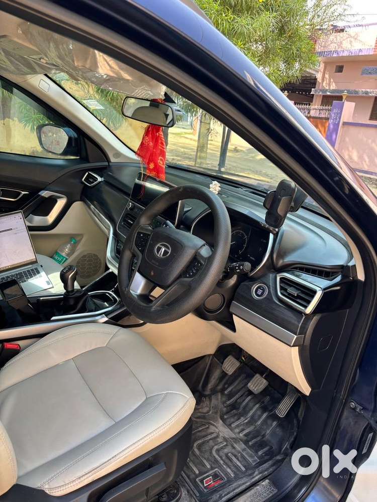 Tata Safari 2022 Xt +