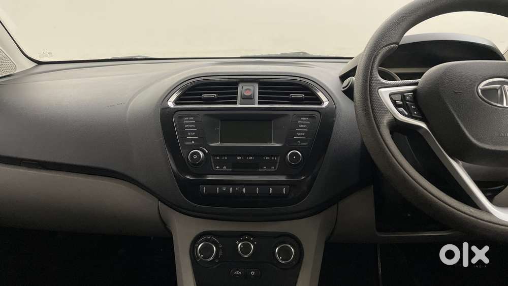 Tata Tiago Xza, 2017, Petrol
