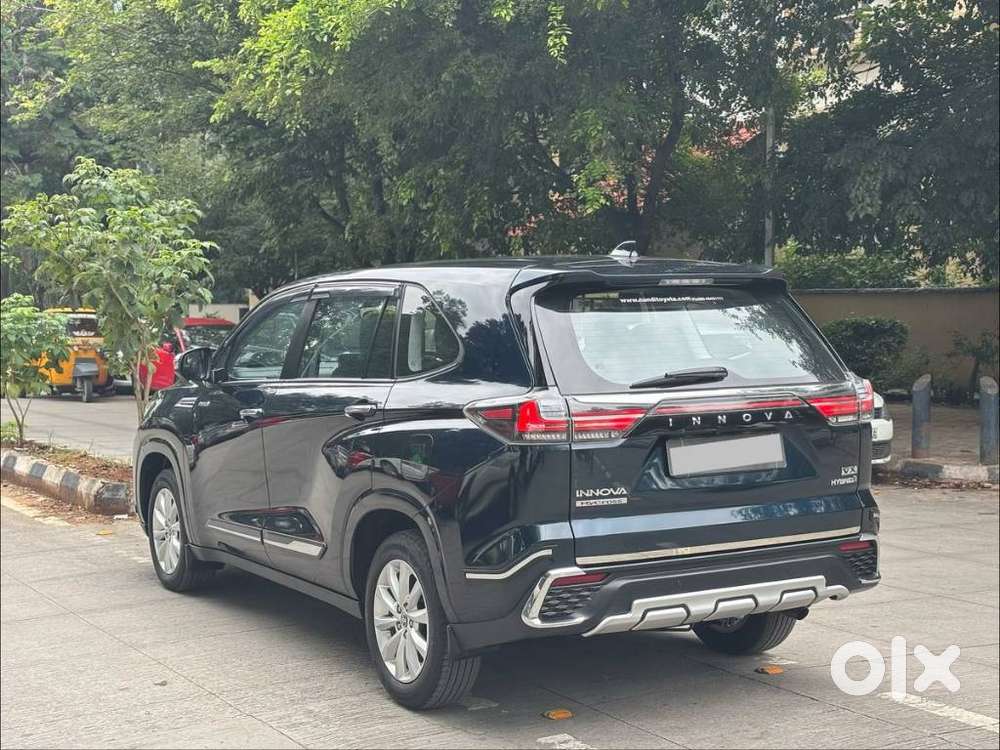 Toyota Innova Hycross 2.0 Vx Hybrid 7 Str, 2025, Petrol