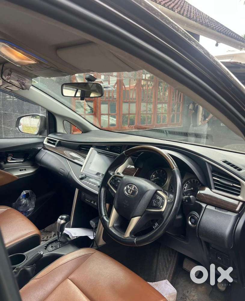 Toyota Innova Crysta 2.8z Automatic, 2017, Diesel