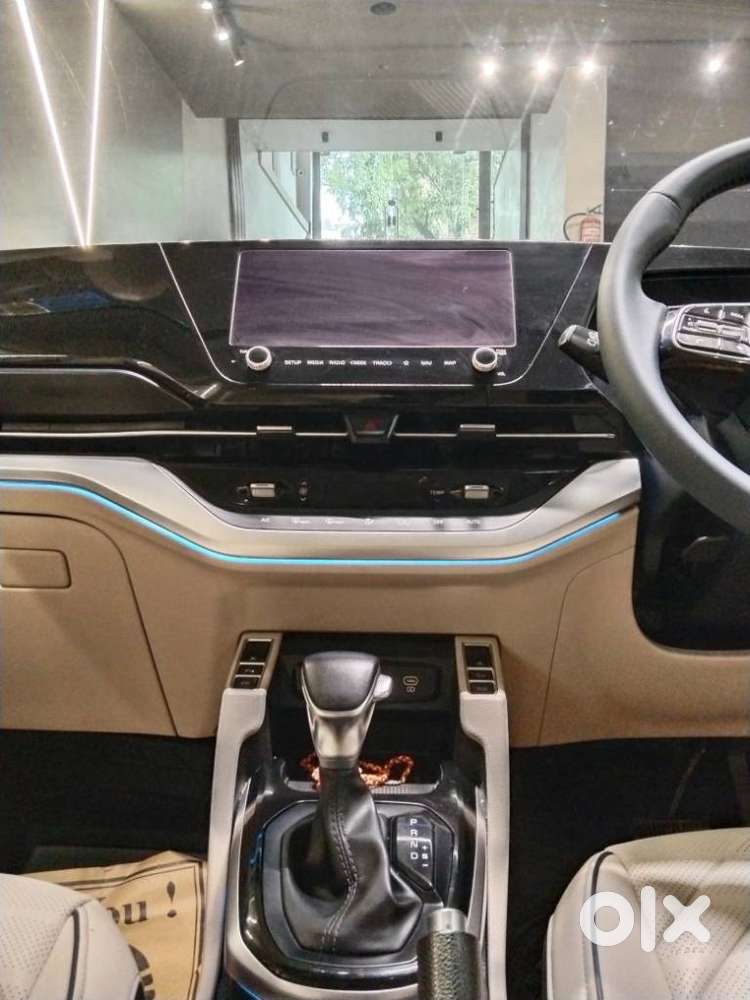 Kia Carens 1.4 Luxury Plus Dct 7 Str, 2022, Petrol