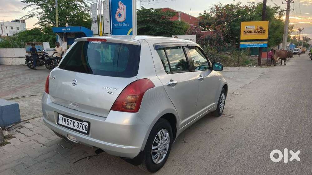 Maruti Suzuki Swift Vxi + Manual, 2006, Petrol