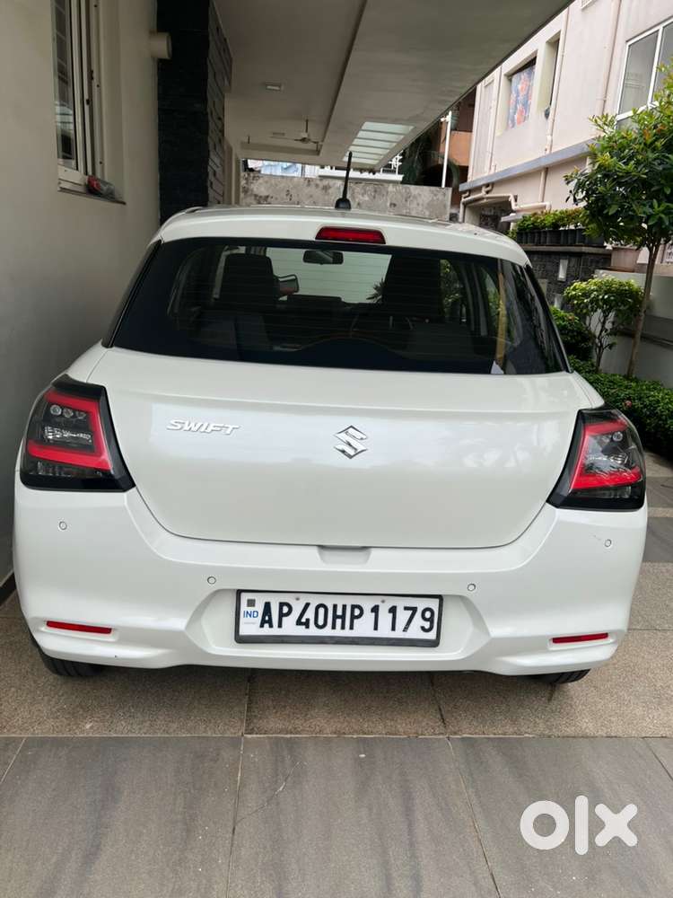 Maruti Swift 1.2 Petrol Automatic 2025