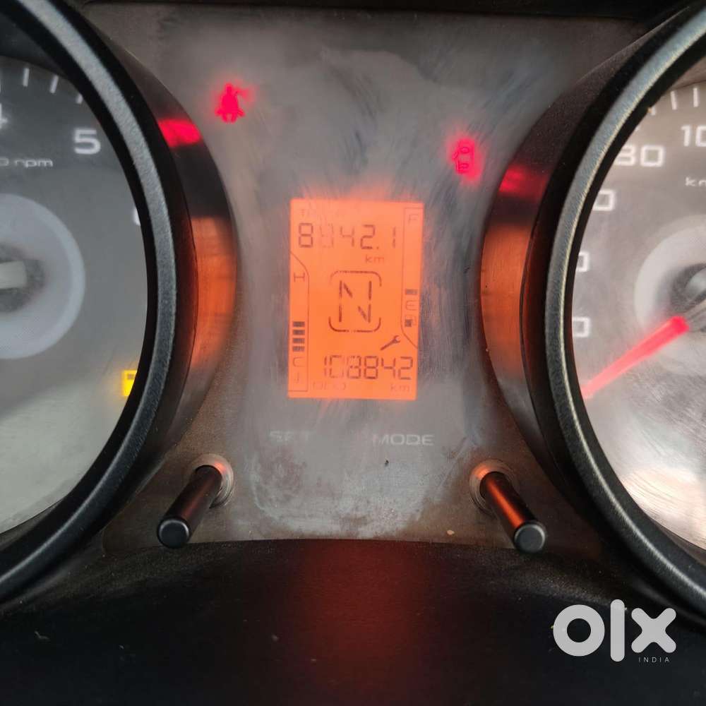 Mahindra Tuv 300 T4 Plus, 2015, Diesel