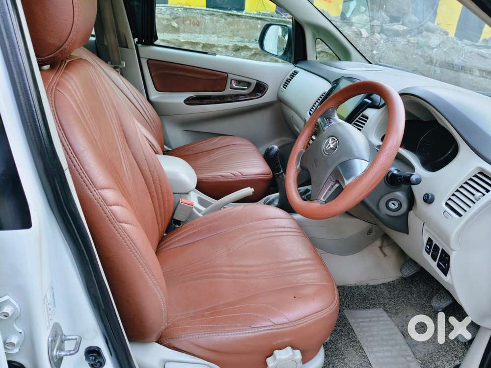 Toyota Innova 2.5 V 8 Str, 2015, Diesel