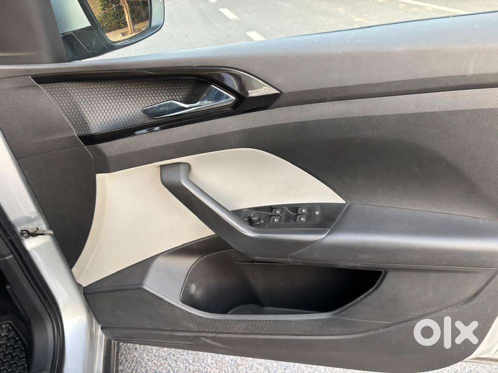 Skoda Kushaq 1.0 Tsi Style At (6 Airbags), 2021, Petrol