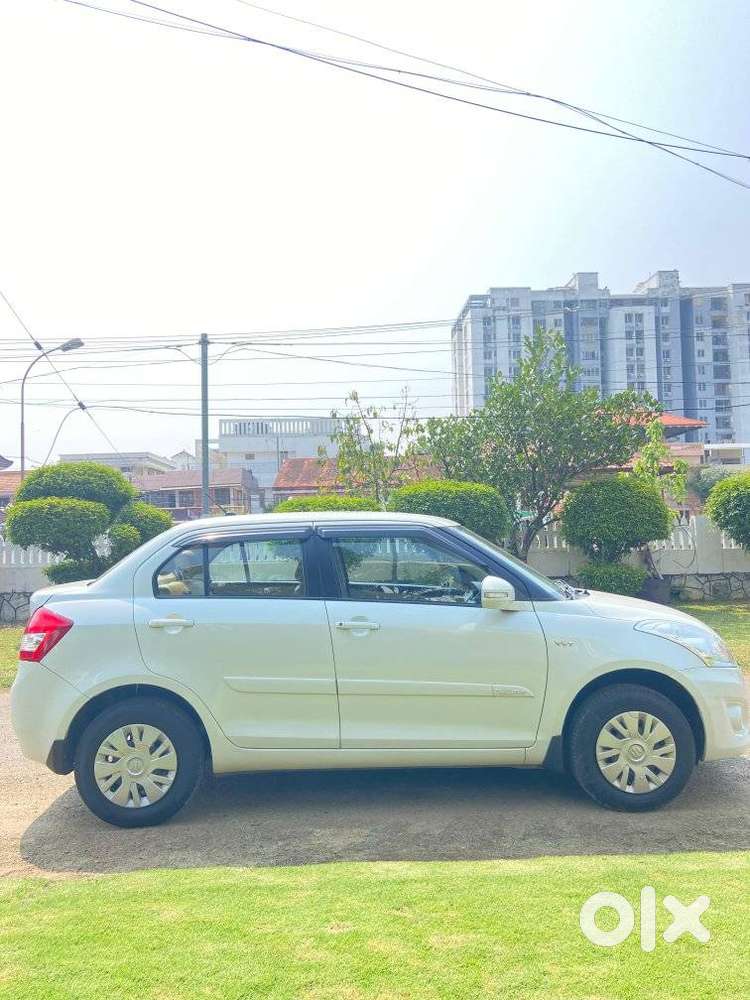 Maruti Suzuki Swift Dzire 1.2 Vxi Bsiv, 2014, Petrol