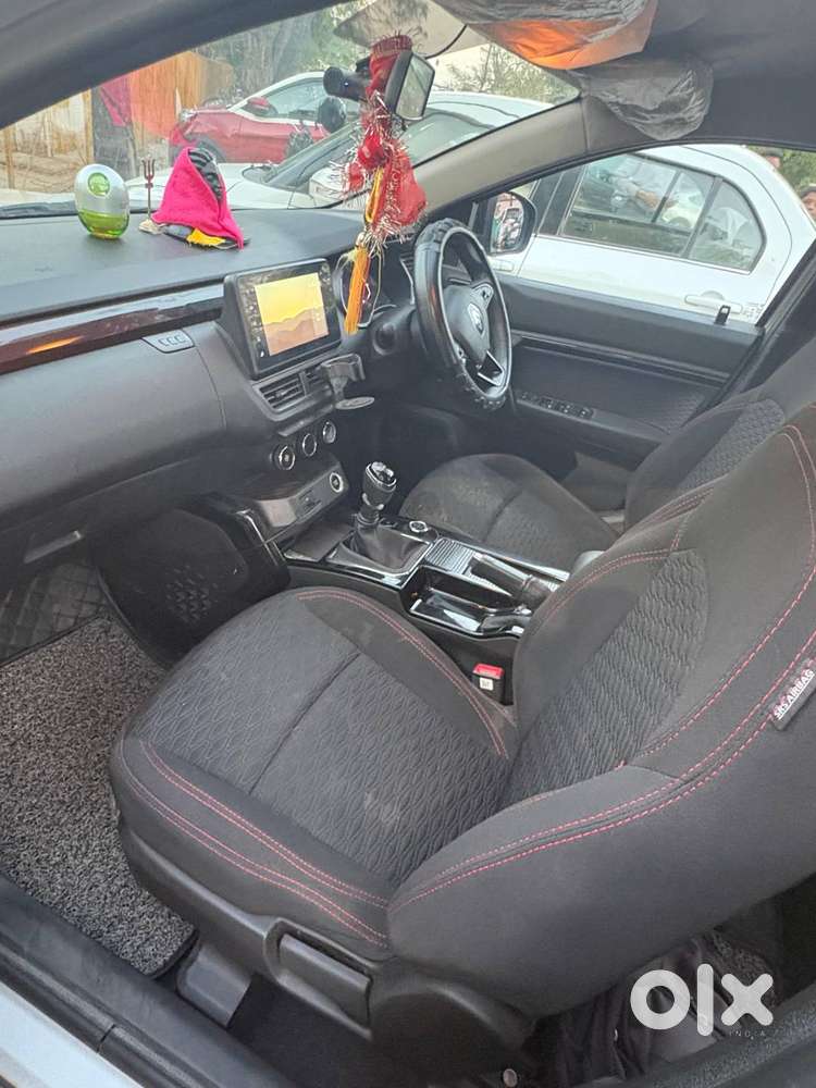 2024 Renault Kiger Rxz Mt Petrol  First Owner  Top Model  Like New
