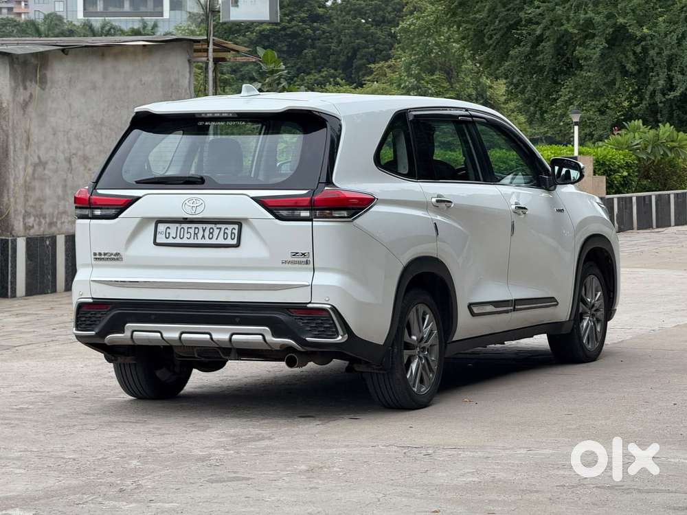 Toyota Innova Hycross 2.0 Zx (o) Hybrid 7 Str, 2024, Petrol