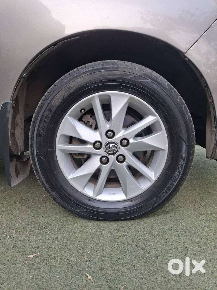 Toyota Innova Crysta 2.4 V 8 Str, 2016, Diesel