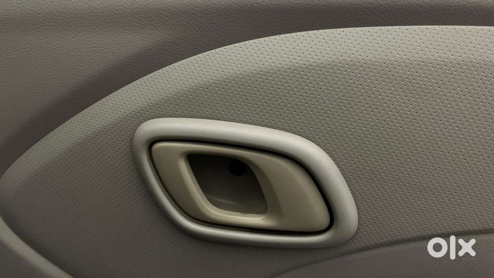 Datsun Redigo T Option, 2016, Petrol