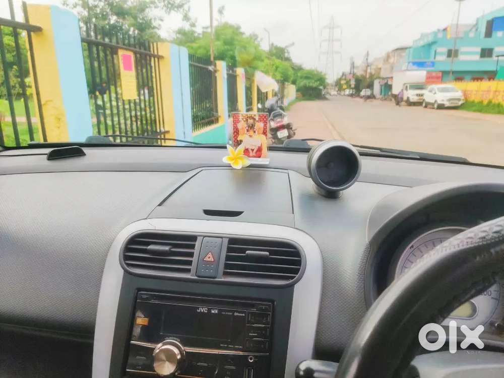 सरकारी कर्मचारी की वेल मेंटेंड कार