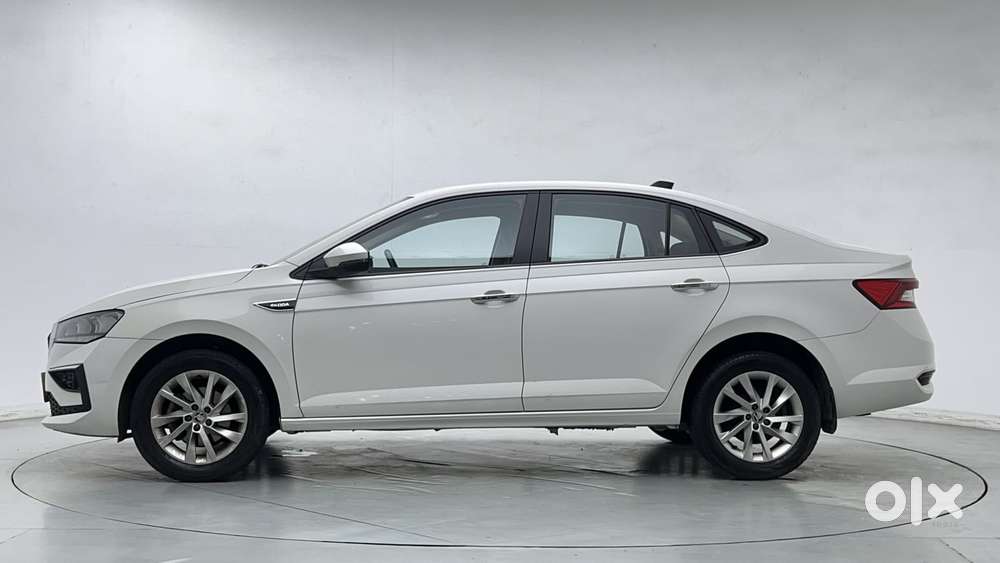 Skoda Slavia Ambition 1.0l Tsi At, 2023, Petrol