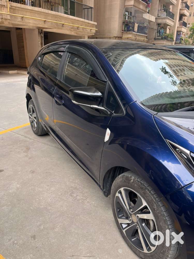 Tata Altroz Petrol 2024
