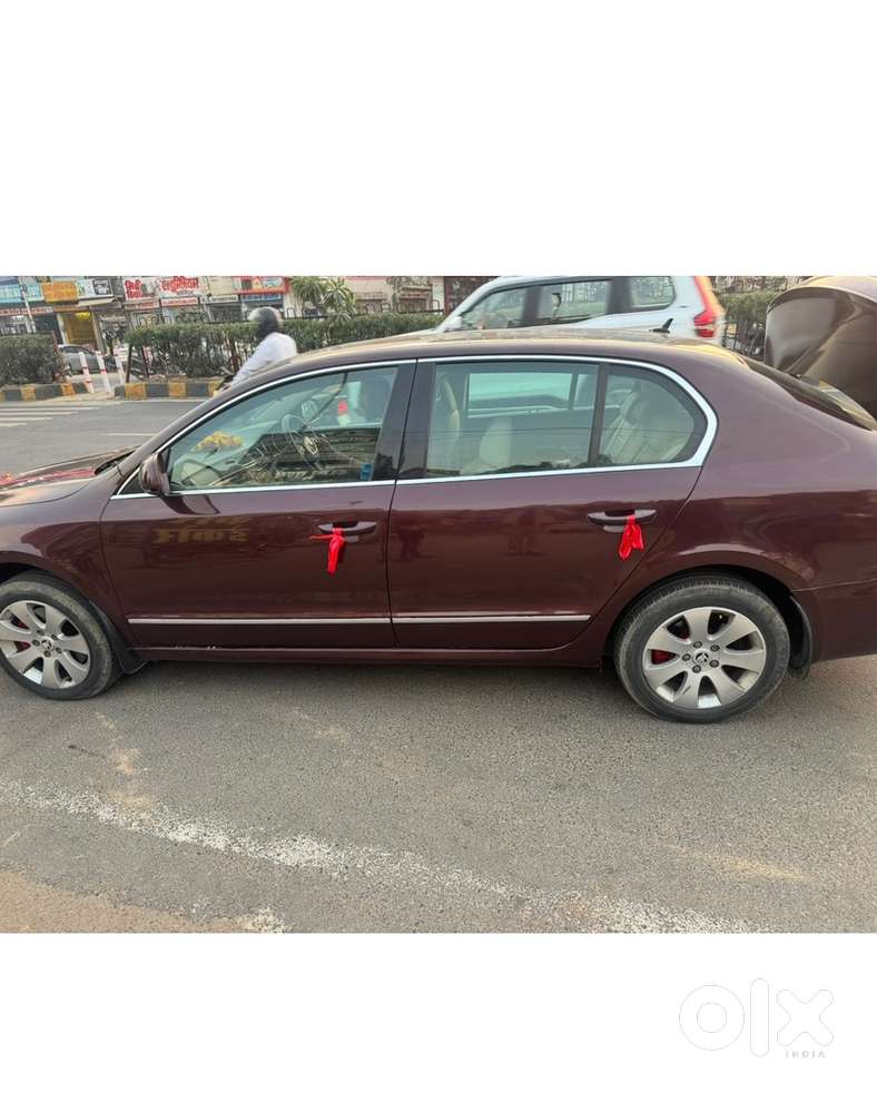 Skoda Superb Petrol 119000 Km Driven