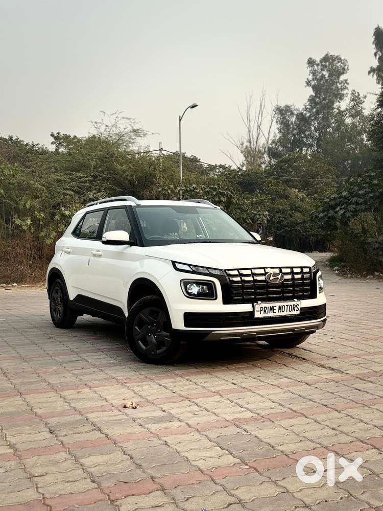 Hyundai Venue Sx Mt, 2023, Petrol