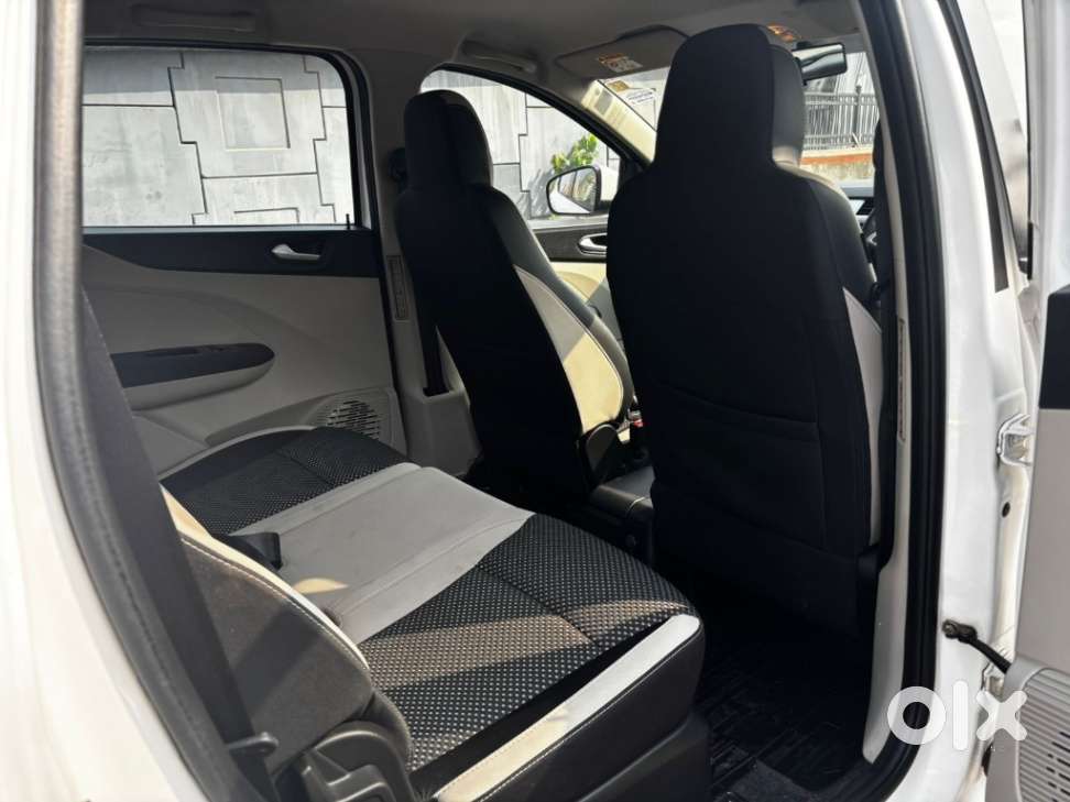 Renault Triber Rxz, 2020, Petrol