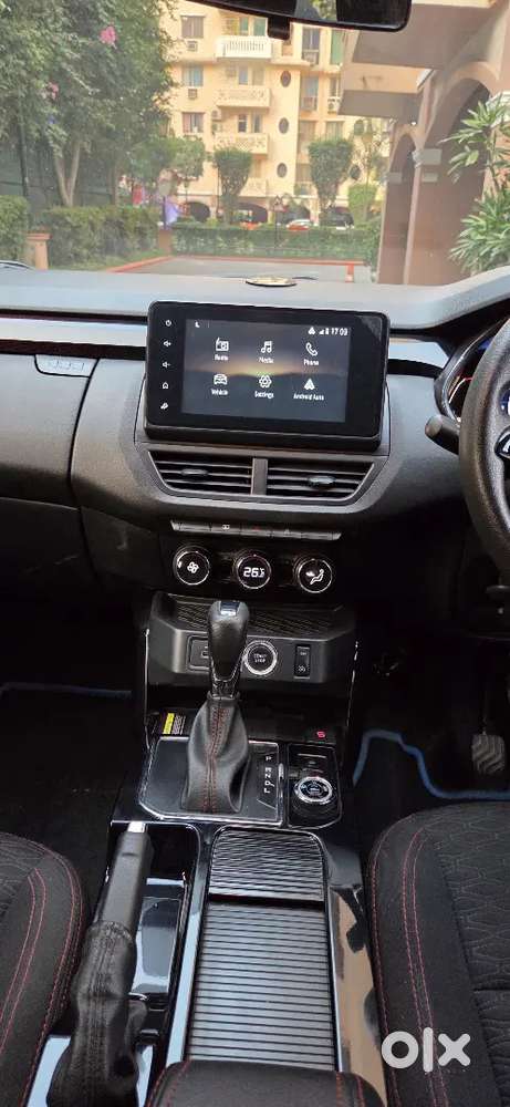 Renault Kiger Top End Dual Tone Petrol Automatic Well Maintained