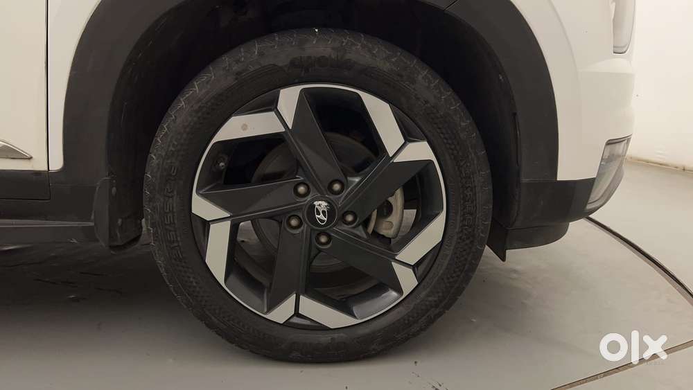 Hyundai Alcazar 1.5 Tdct Signature (o) 7s Petrol, 2023, Petrol