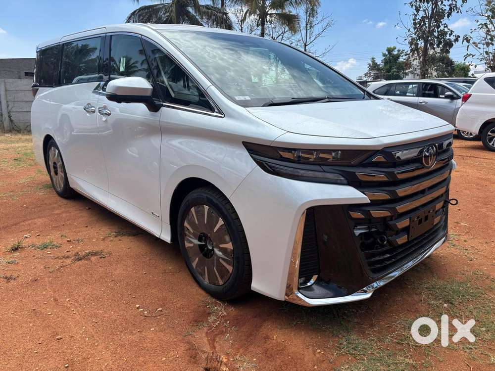 Toyota Vellfire Vip – Executive Lounge, 2025, Petrol