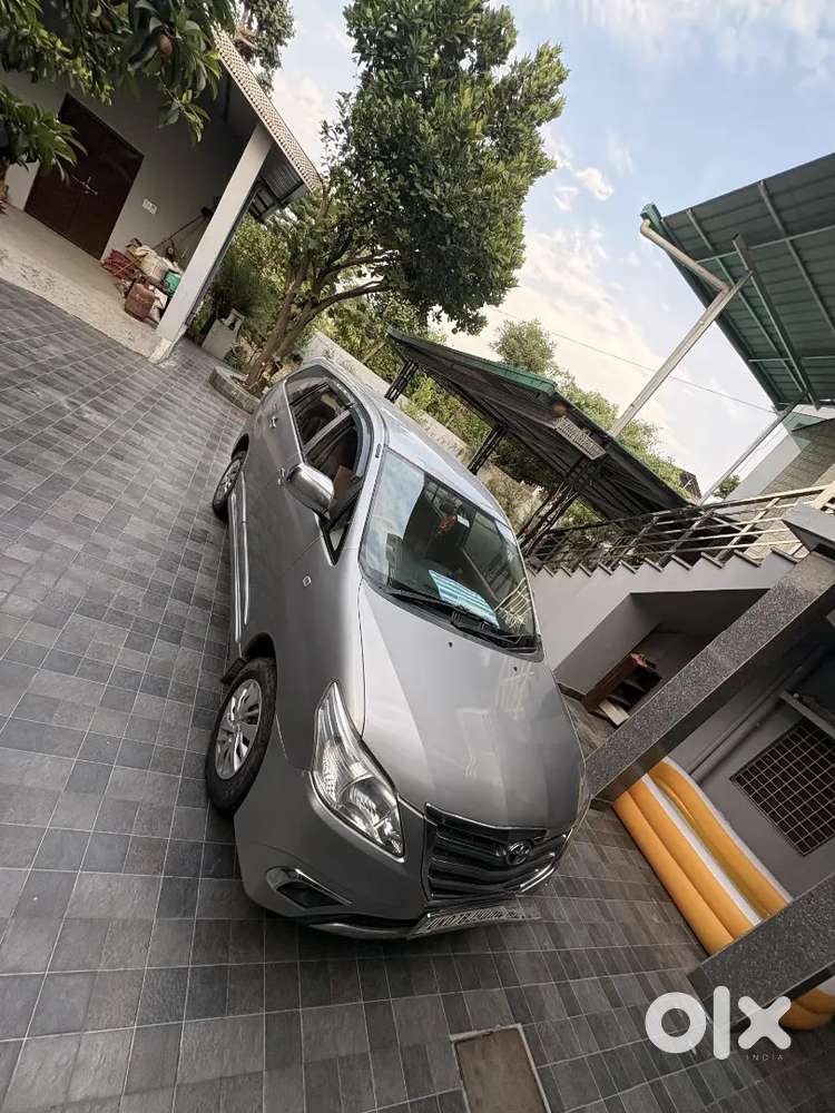Innova Captain Seats Diesel