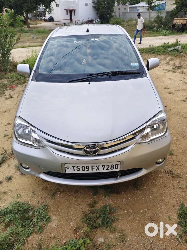 Toyota Etios 1.5 V 2011