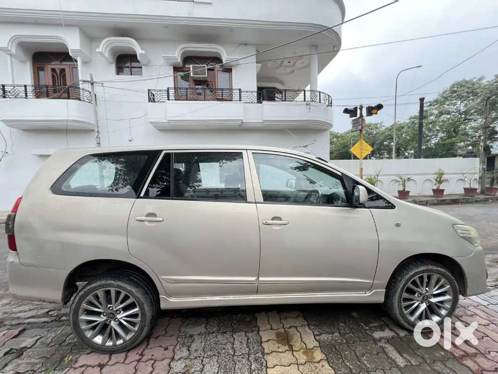 Toyota Innova 2014 Diesel Well Maintained
