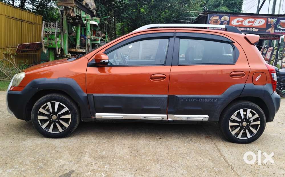 Toyota Etios Cross 1.2l G, 2015, Petrol