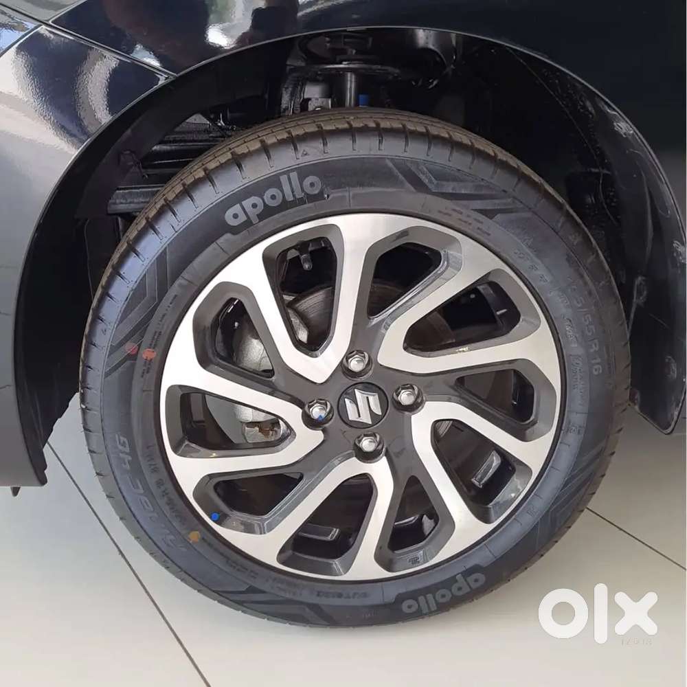 New Baleno Alpha Top Variant Bluish Black