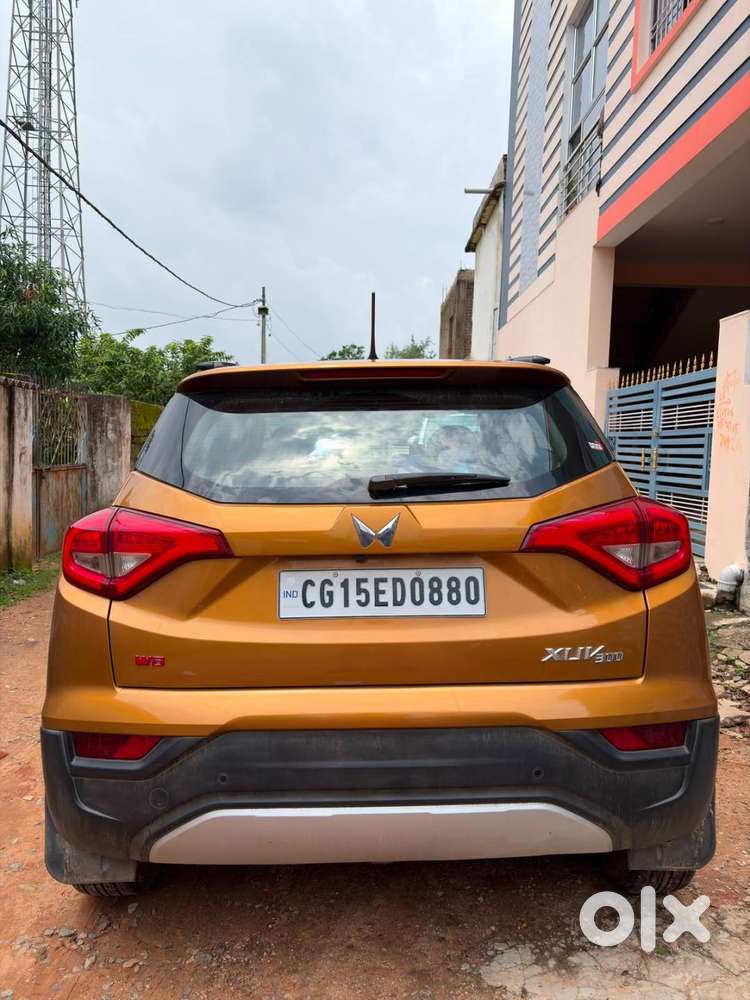 2024 Mahindra Xuv300 W8(o) Petrol - Top Model With Sunroof