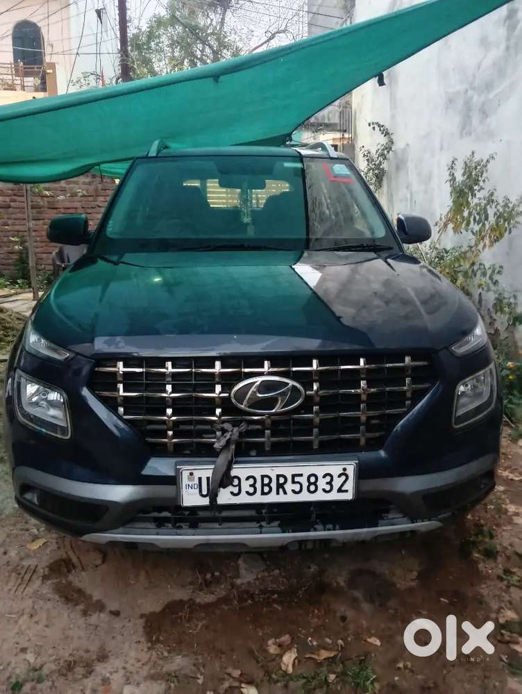 Hyundai Venue 2021 Petrol Well Maintained 13000 Km Driven.