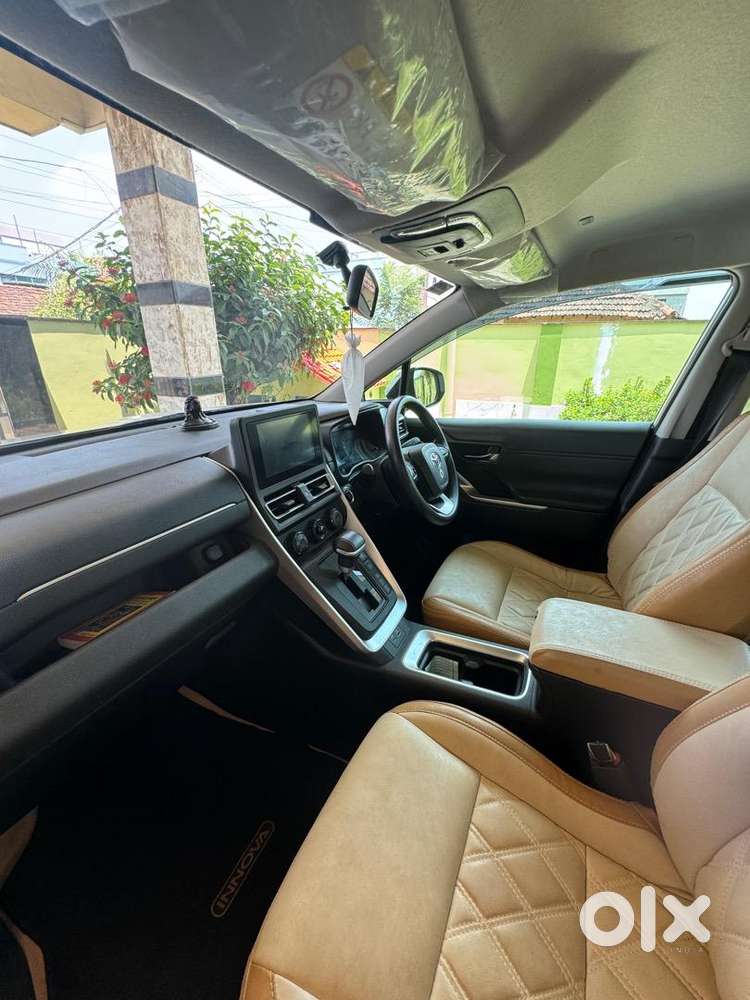 Toyota Innova Hycross Petrol Well Maintained