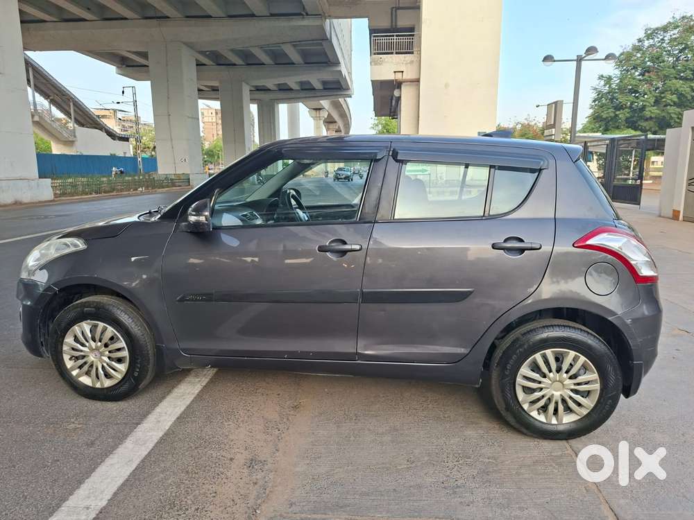 Maruti Suzuki Swift Vxi + Manual, 2017, Petrol